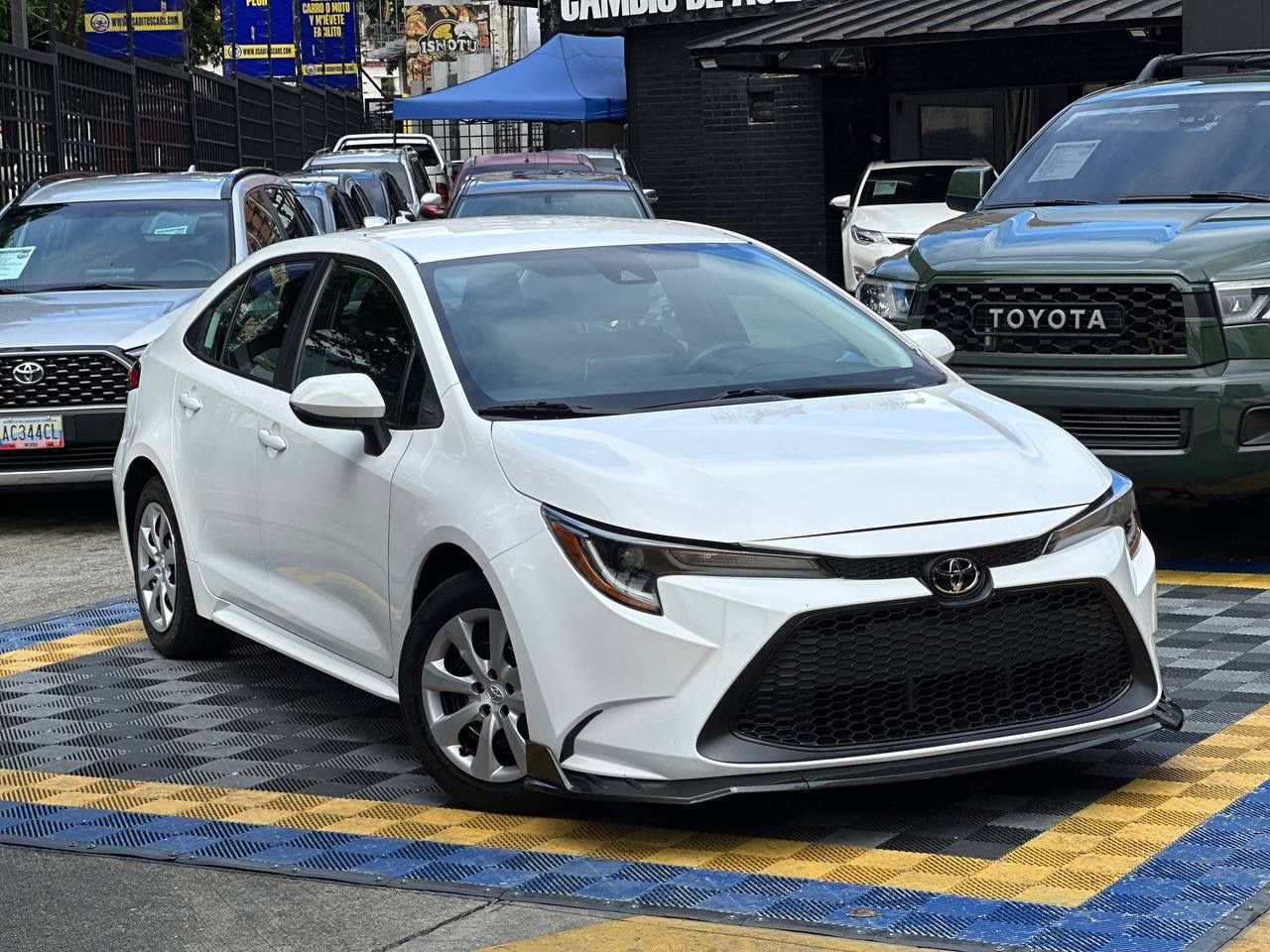 Toyota Corolla Le 2021 Blanco