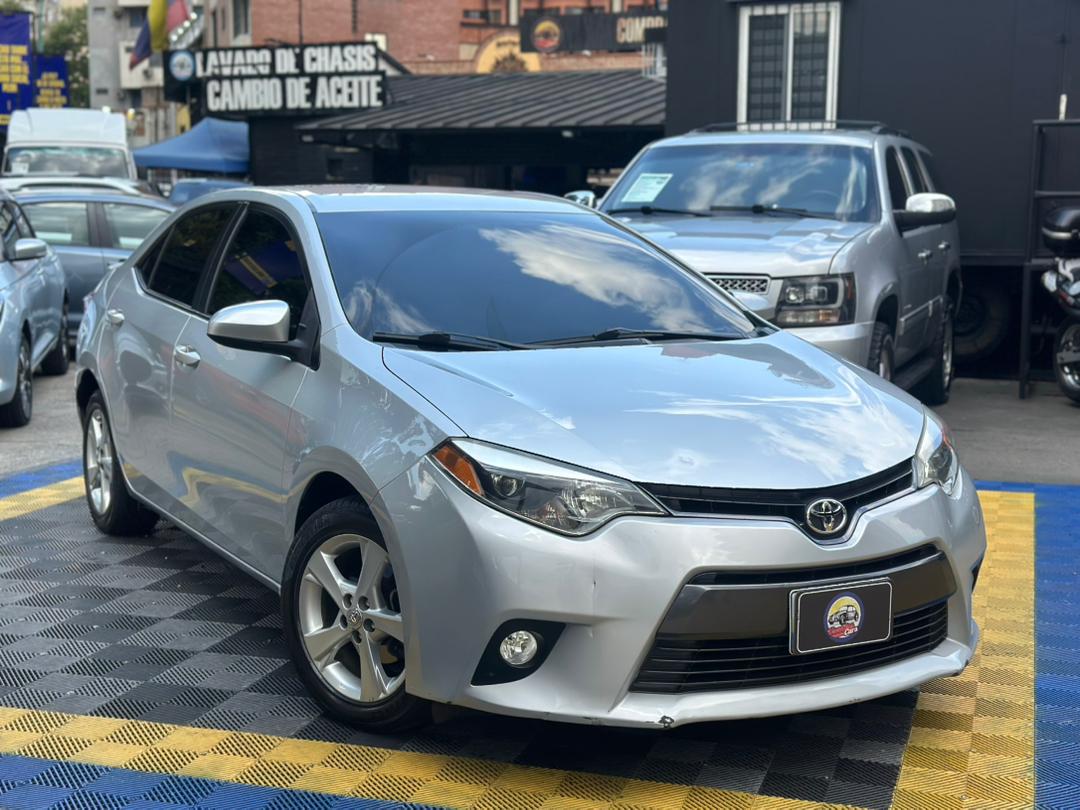 Toyota Corolla Le 2015 Plata