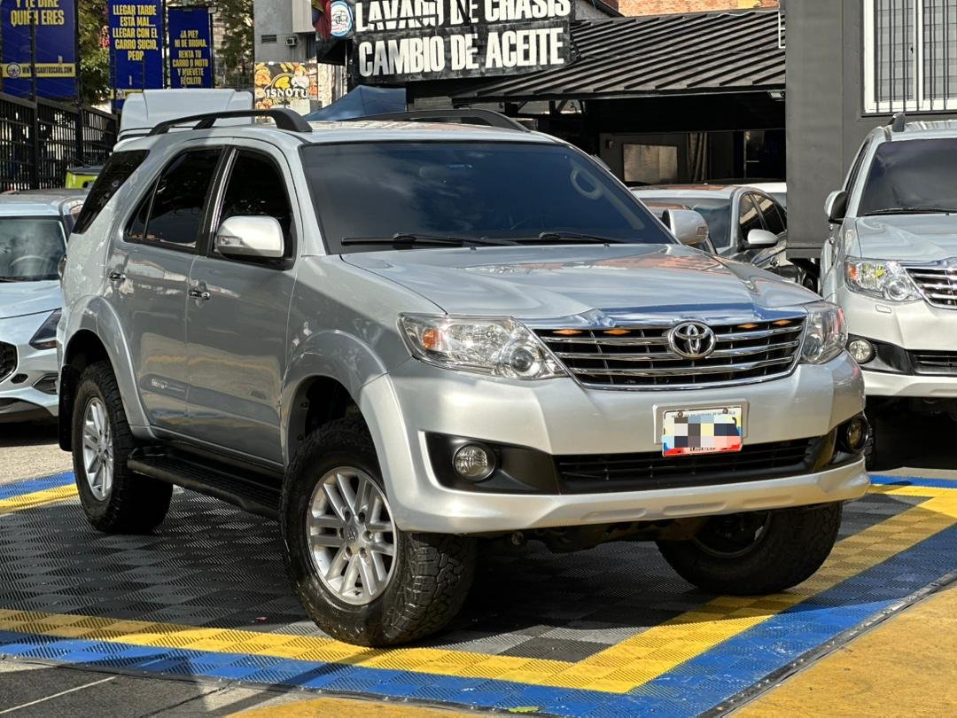 Toyota Fortuner Sr 2012 Plata