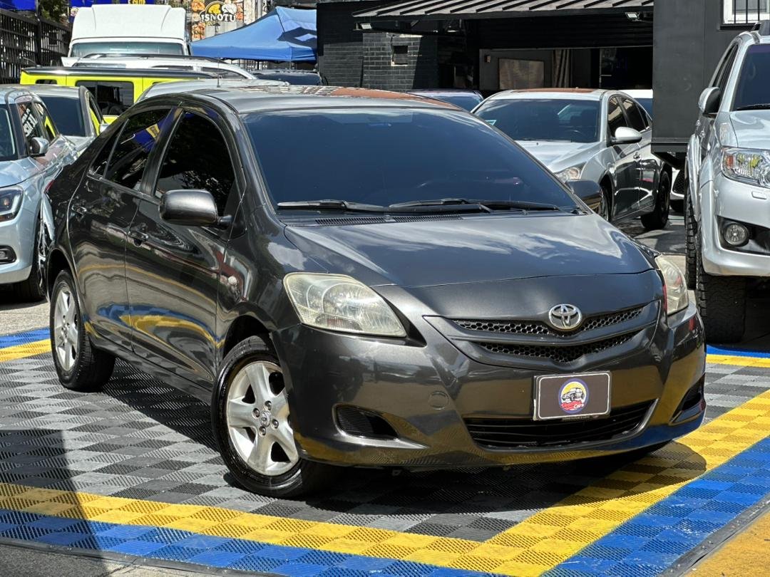 Toyota Yaris Belta 2008 Gris