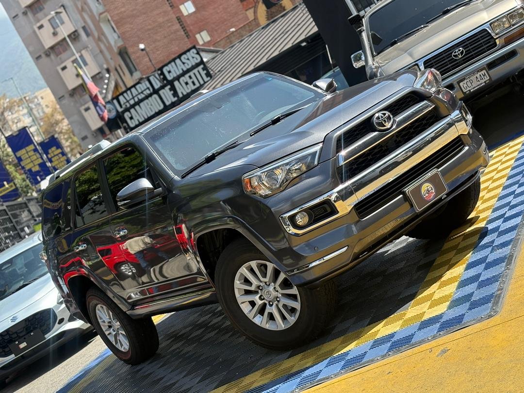 Toyota 4Runner Limited 2016 Gris