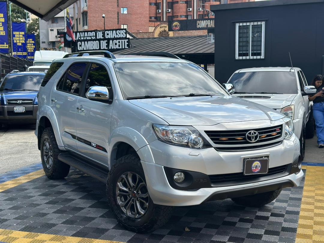 Toyota Fortuner Trd Sportivo 2019 Gris