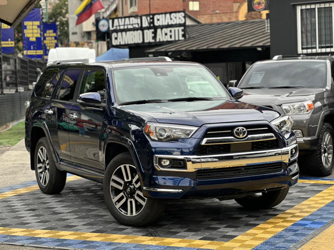 Toyota 4Runner Limited 2024 Azul