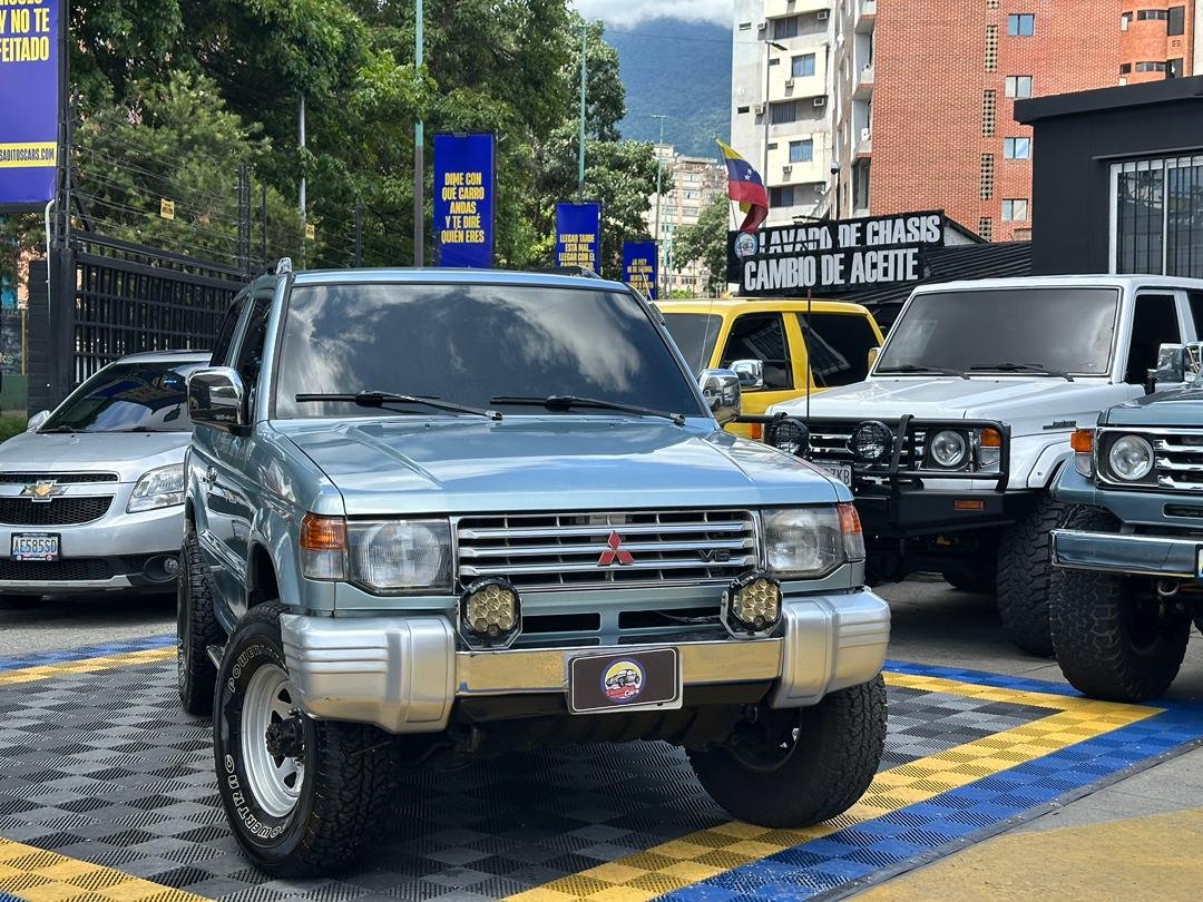 Mitsubishi Montero Dakar 2007 Azul