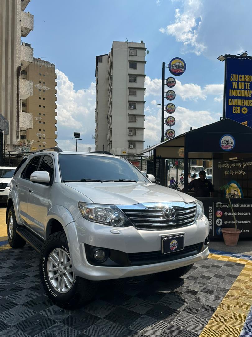 TOYOTA FORTUNER SR 2015 PLATA