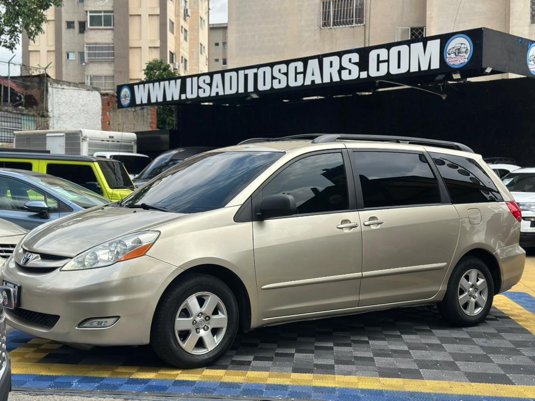 TOYOTA SIENNA 2009 BEIGE