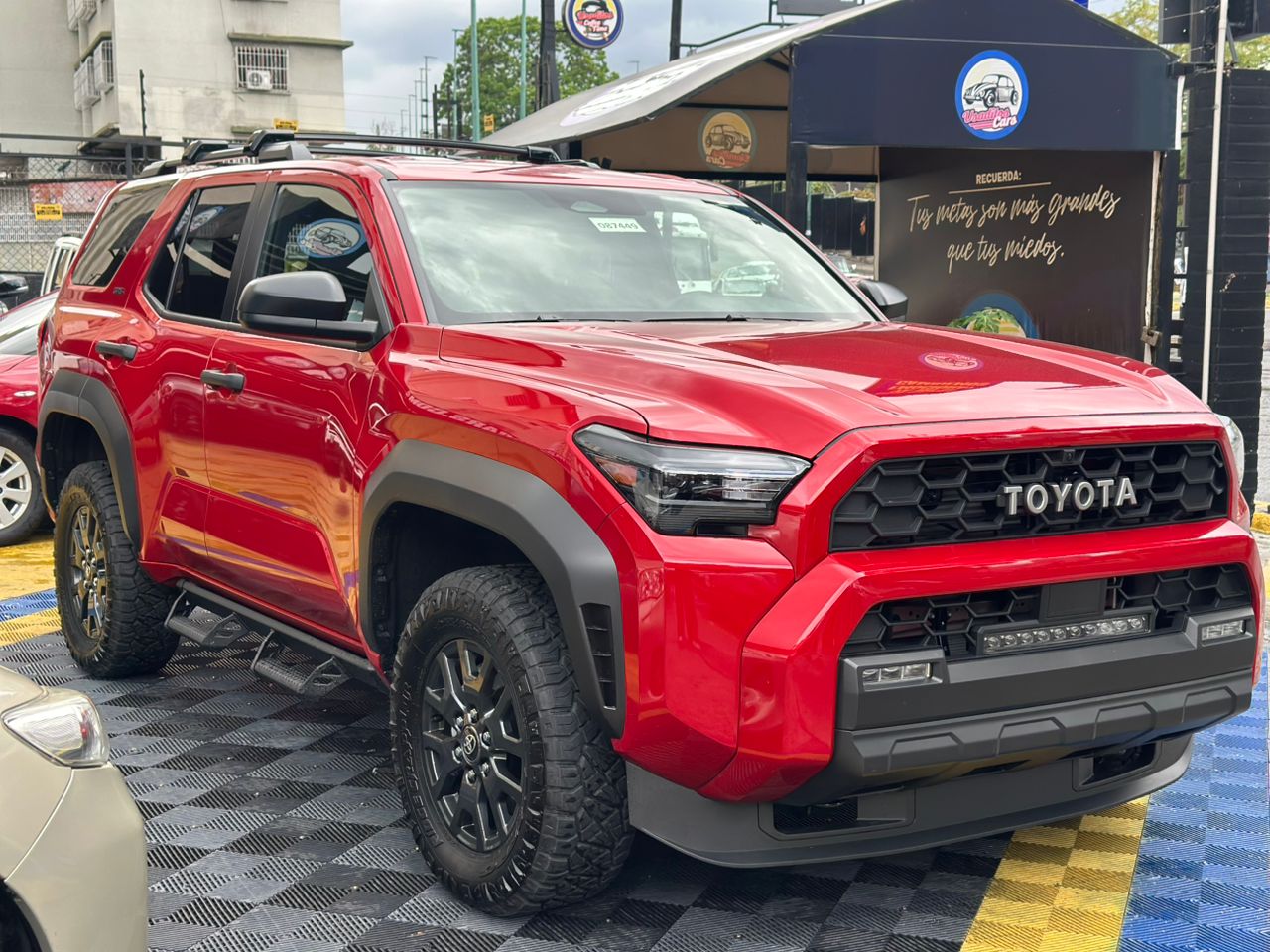 TOYOTA 4RUNNER SR5 2026 Roja