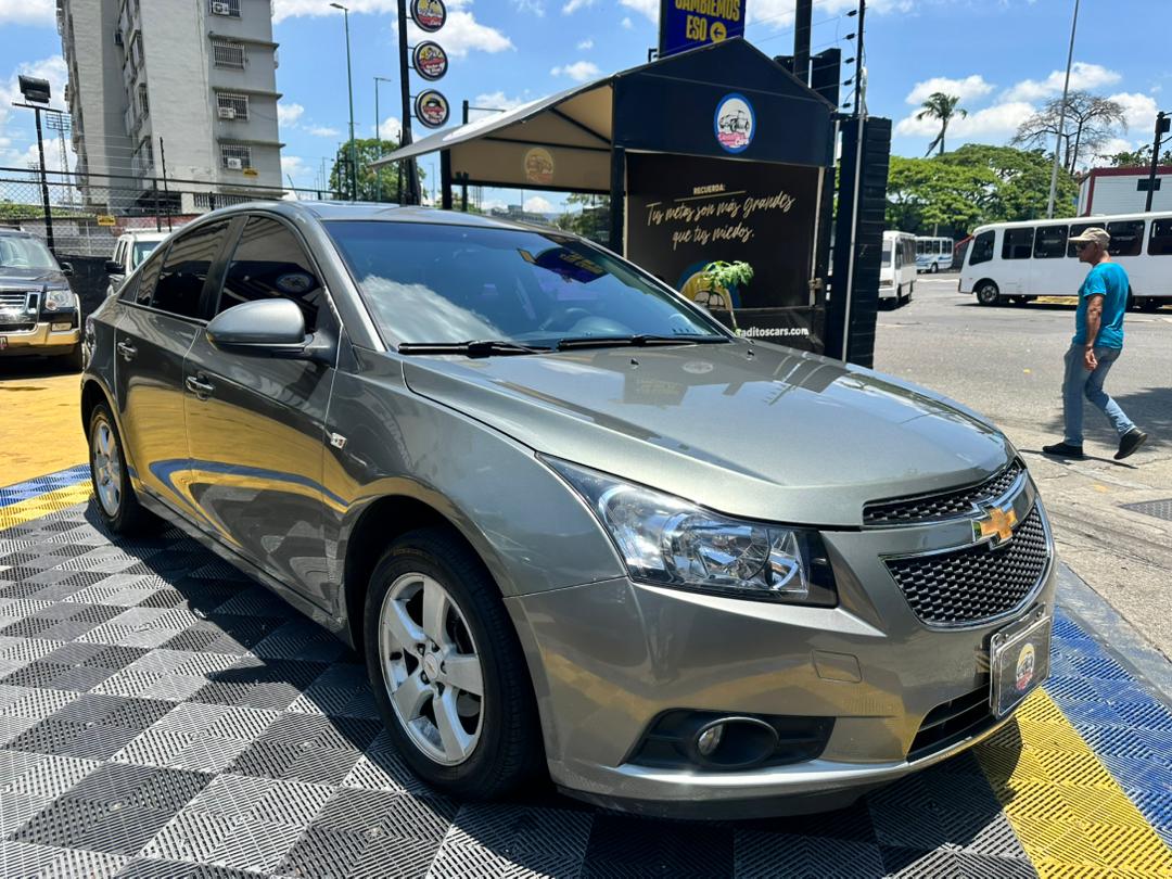 Chevrolet Cruze 2011 Gris