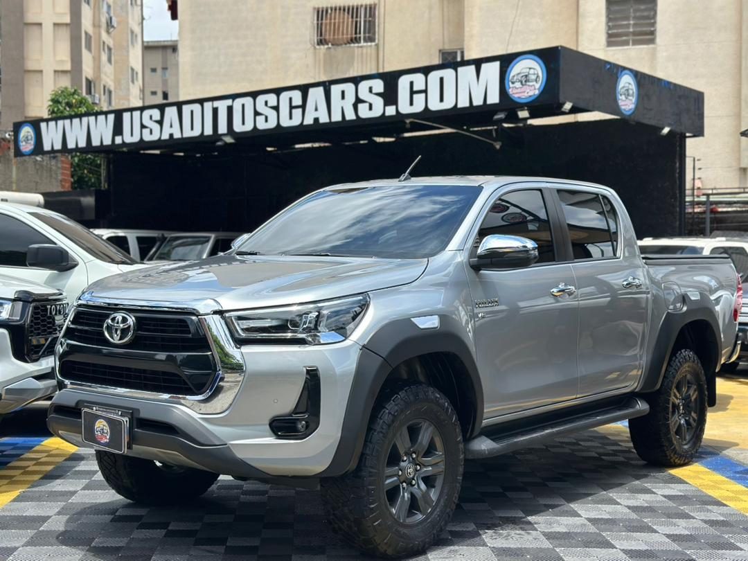 Toyota Hilux SRX 2024 Plata