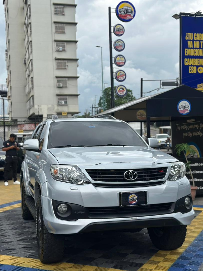 Toyota Fortuner TRD sportivo 2020 Plata