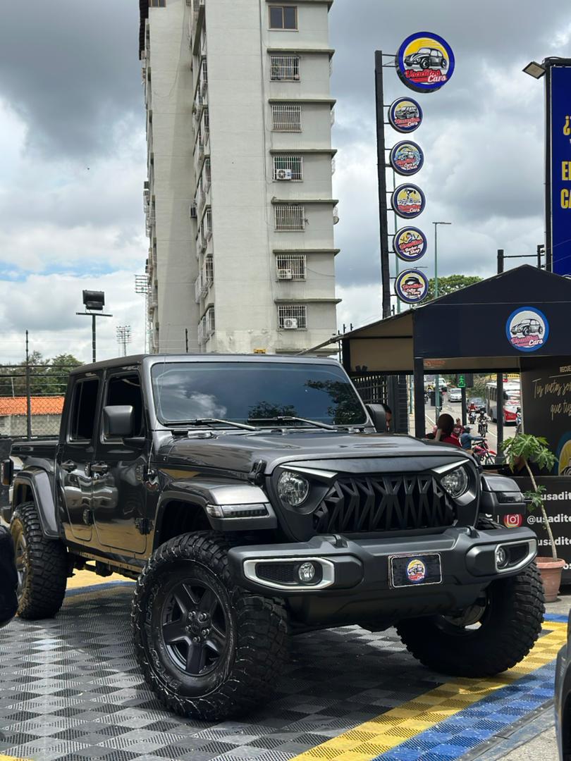 Jeep Rubicon Gladiador 2023 Gris