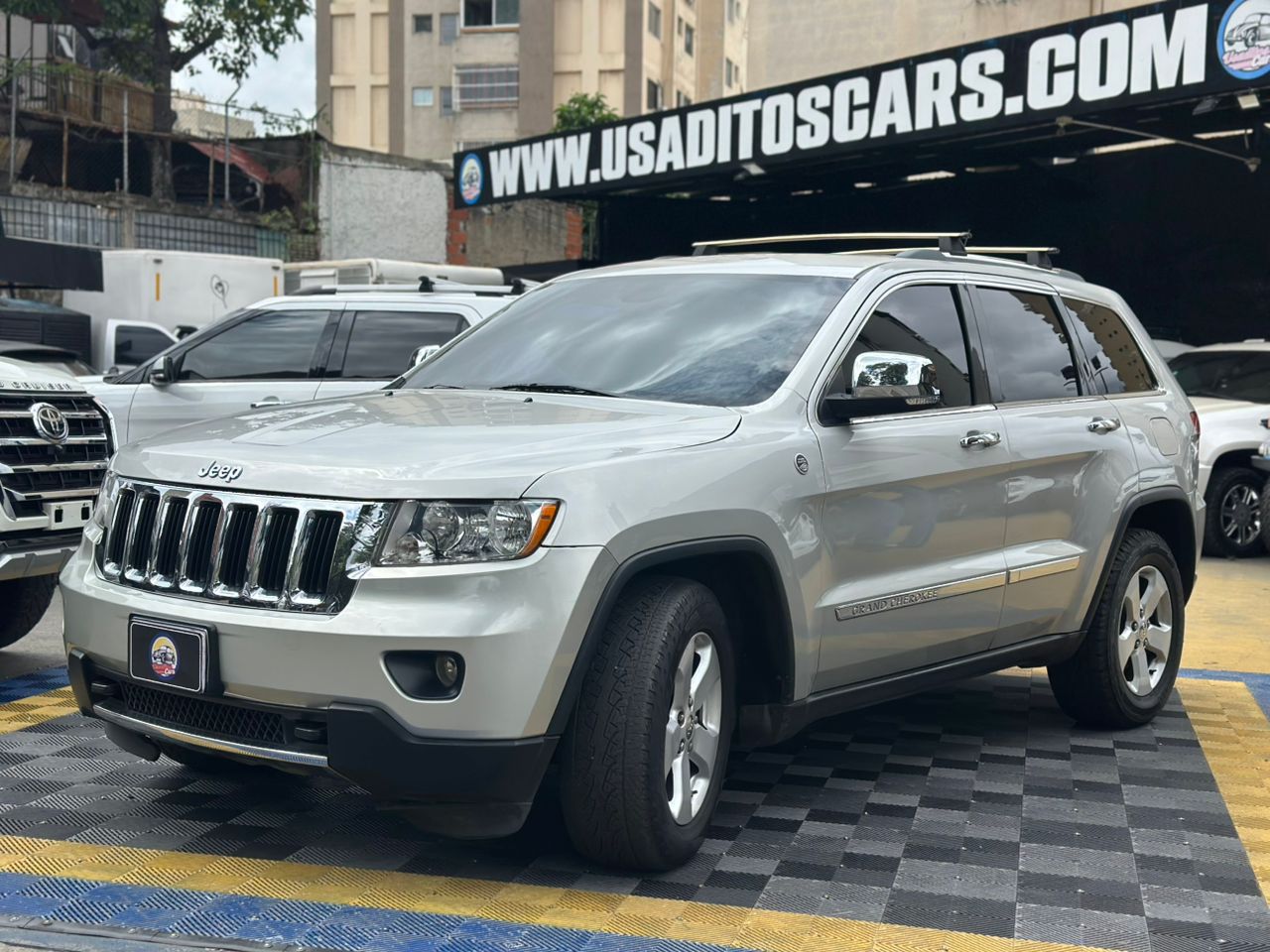Jeep Gran cheroke limited 2012 Plata