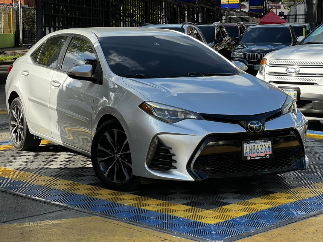 Toyota Corolla 2019 Plata