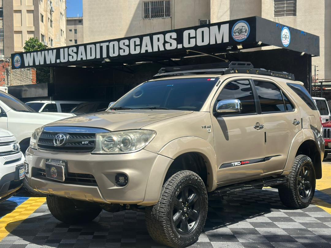 Toyota Fortuner sr 2012 Beige