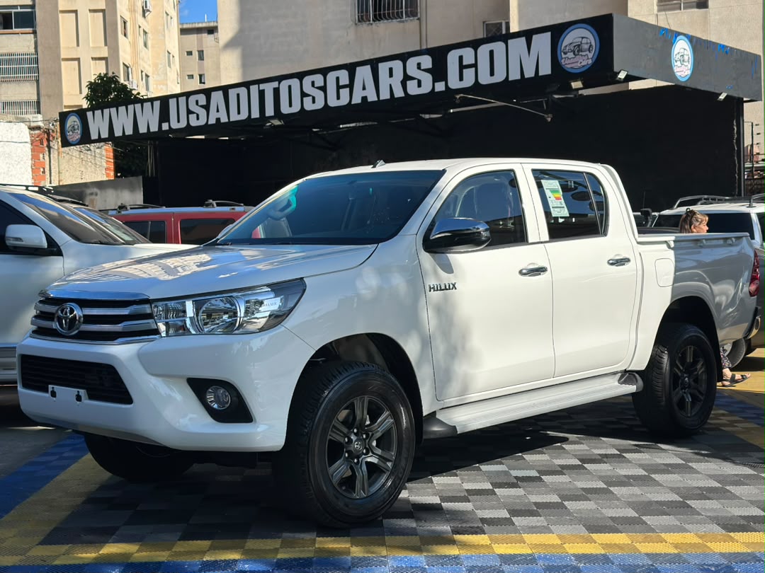 Toyota Hilux dlx 2026 Blanco