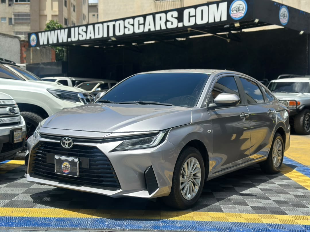 TOYOTA YARIS 2023 PLATA