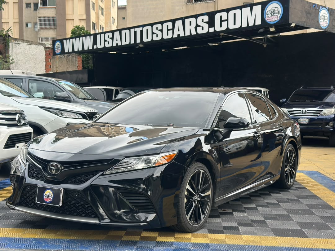 TOYOTA CAMRY 2018 NEGRO