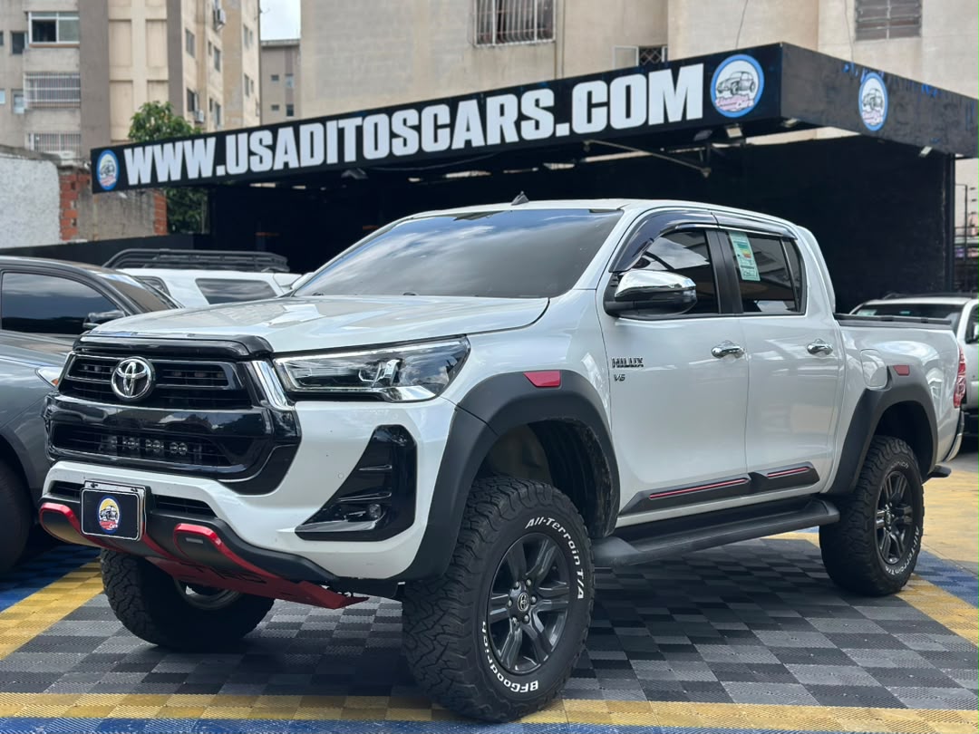 Toyota Hilux sr5 2025 Blanco