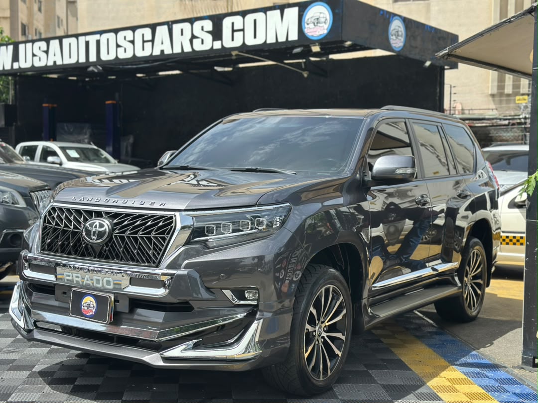 Toyota Prado vx 2022 Gris