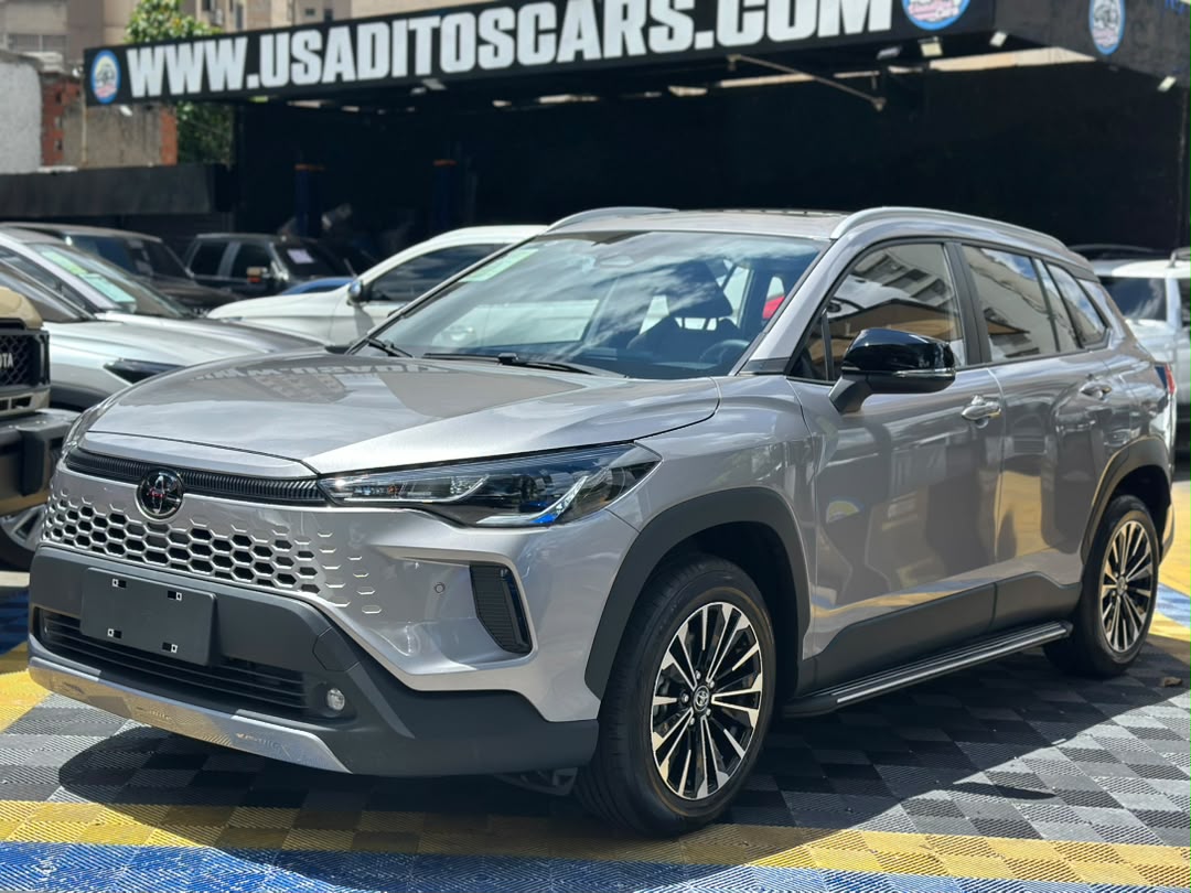 Toyota Corolla Cross Luxury 2026 Gris