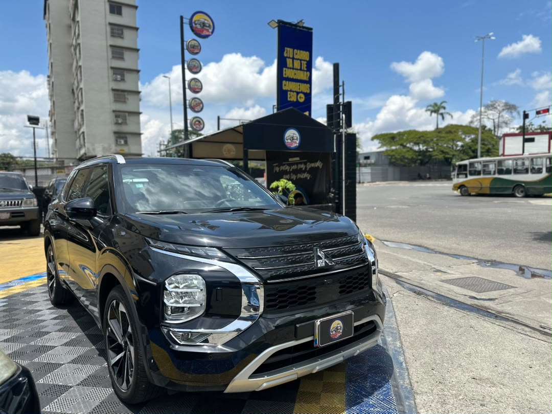 Mitsubishi Outlander 2025 Negro