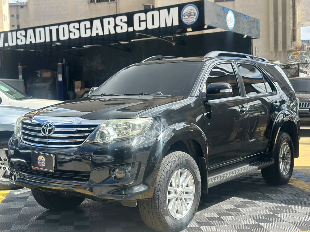 Toyota Fortuner sr 2012 Negro