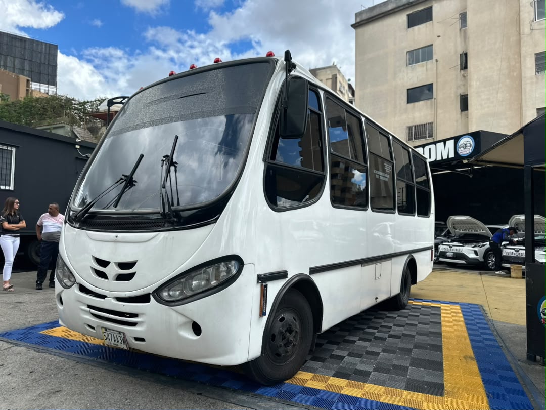 Mercedes benz Lo712 2008 Blanco