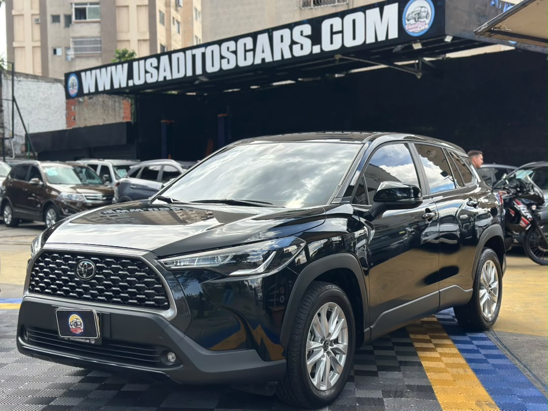 Toyota Corolla cross pionner 2023 Negro